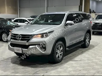Toyota  Fortuner  2017  SUV  Automatic  4  140,000  4WD  Silver  Gasoline