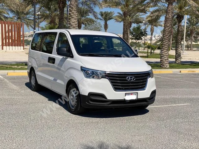Hyundai  H1  2019  Van / Bus  Manual  4  120,700  RWD  White  Gasoline