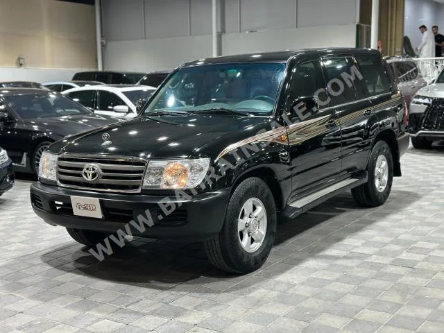 Toyota  Land Cruiser  GXR  2003  SUV  Automatic  6  340,000  4WD  Black  Gasoline
