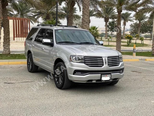 Lincoln  Navigator  2016  SUV  Automatic  6  76,800  RWD  Silver  Gasoline