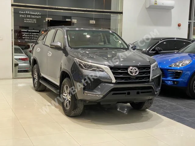 Toyota  Fortuner  2024  SUV  Automatic  4  25  RWD  Gray  Gasoline