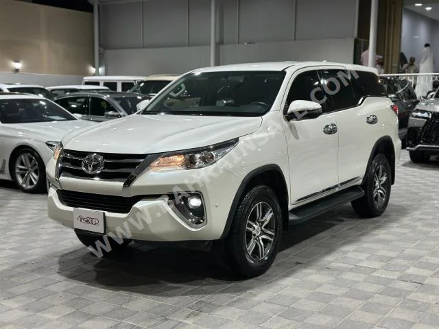 Toyota  Fortuner  2020  SUV  Automatic  4  25,000  4WD  White  Gasoline