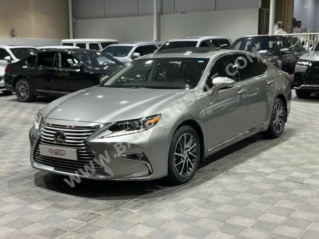 لكزس  اي اس  350  2018  سيدان  اتوماتك  6  44,000  دفع خلفي  ذهبي  بنزين