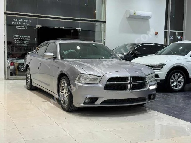 دودج  تشارجر  ار تي  2013  سيدان  اتوماتك  8  176,550  دفع خلفي  فضي  بنزين