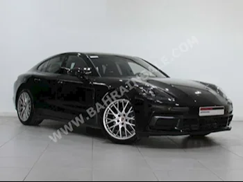 Porsche  Panamera  4S  2017  Sedan  Automatic  6  5,000  RWD  Black  Gasoline