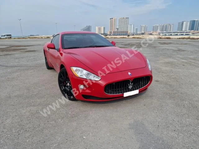 مزاراتي  جرانتوريزمو  2012  سيدان  اتوماتك  8  78,600  دفع خلفي  أحمر  بنزين