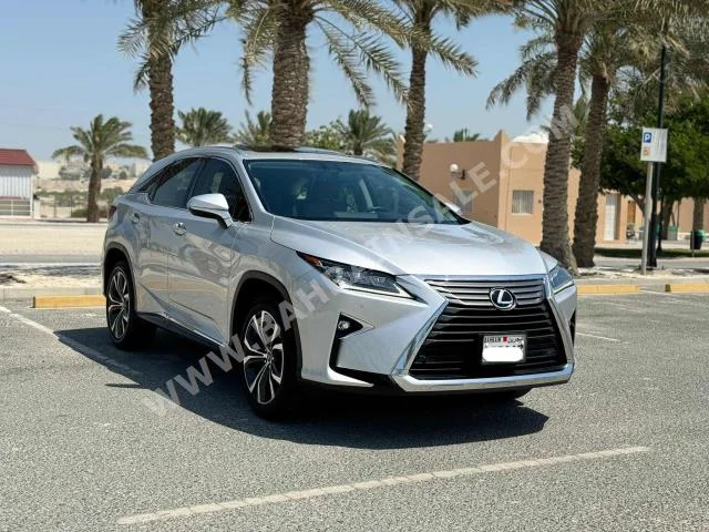 لكزس  ار اكس  350  2019  اس يو في  اتوماتك  6  8,900  دفع خلفي  فضي  بنزين