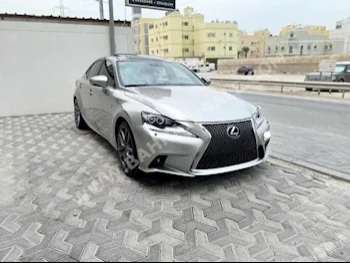 لكزس  اي اس  350اف  2016  سيدان  اتوماتك  6  72,800  دفع خلفي  فضي  بنزين