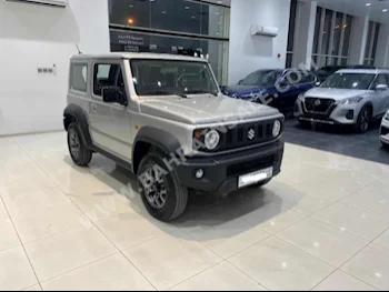 سوزوكي  جمني  2024  اس يو في  اتوماتك  4  10  دفع رباعي  فضي  بنزين