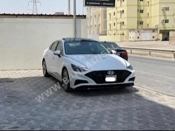 هيونداي  سوناتا  2021  سيدان  اتوماتك  4  36,000  دفع خلفي  أبيض  بنزين