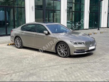 بي ام دبليو  الفئة - السابعة  730 Li  2017  سيدان  اتوماتك  4  151,350  دفع خلفي  ذهبي  بنزين