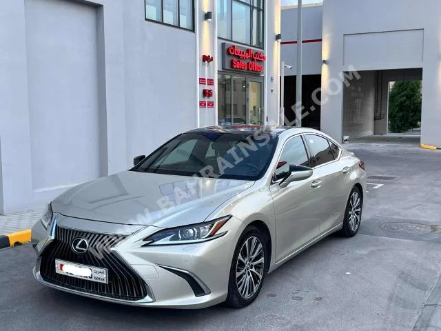 Lexus  ES  350  2019  Sedan  Automatic  6  46,350  RWD  Beige  Gasoline