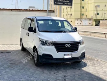 Hyundai  H1  2019  Van / Bus  Manual  4  120,700  RWD  White  Gasoline