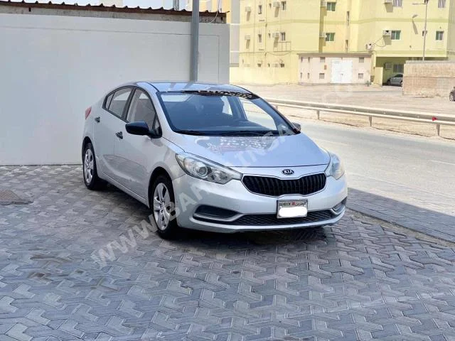 كيا  سيراتو  2015  سيدان  اتوماتك  4  168,900  دفع أمامي  فضي  بنزين