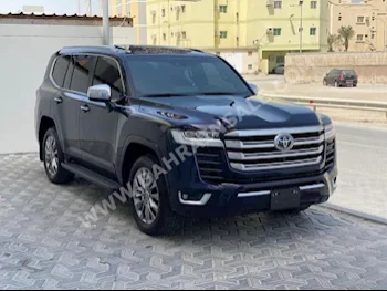 Toyota  Land Cruiser  VXR  2022  SUV  Automatic  6  19,500  AWD  Blue  Gasoline