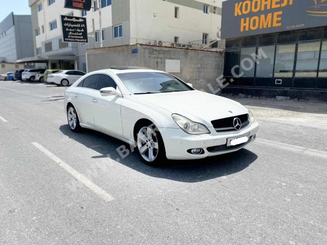 Mercedes-Benz CLS-Class 350 2009 Sedan Automatic 6 124,700 RWD White Gasoline