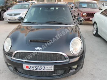 Mini  Cooper  Clubman S  2009  Hatchback  Automatic  4  60,000  FWD  Black  Gasoline