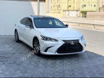 Lexus  ES  350  2019  Sedan  Automatic  6  128,300  RWD  White  Gasoline