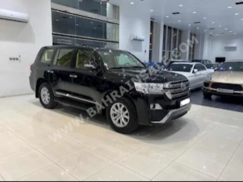 Toyota  Land Cruiser  GXR  2016  SUV  Automatic  8  158,500  AWD  Black  Gasoline