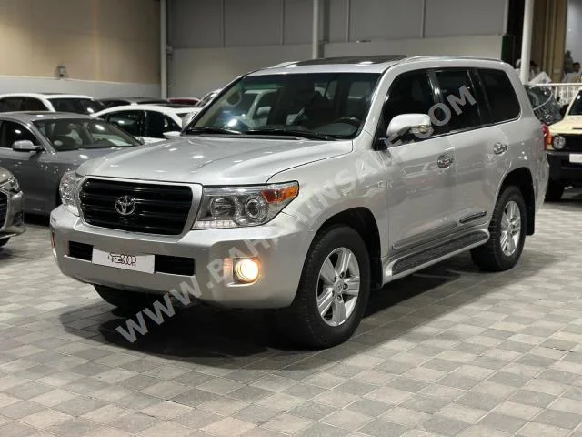 Nissan  Patrol  SE  2017  SUV  Automatic  6  90,000  4WD  Silver  Gasoline