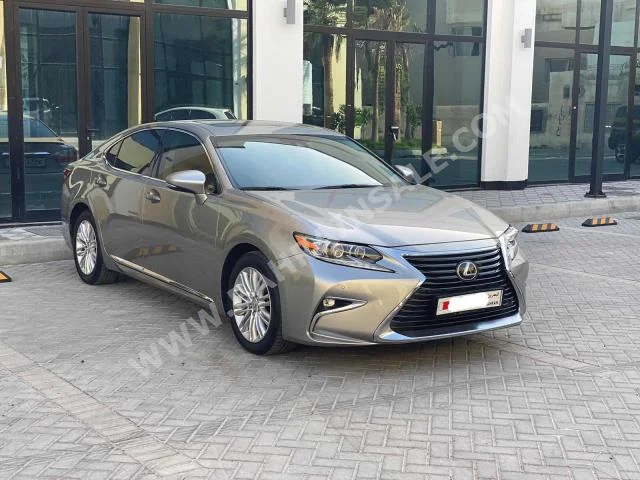 Lexus  ES  350  2017  Sedan  Automatic  6  173,000  RWD  Silver  Gasoline