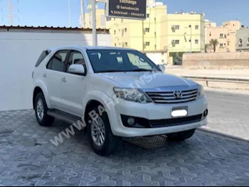 تويوتا  فورشنر  2015  اس يو في  اتوماتك  4  216,000  دفع خلفي  أبيض  بنزين