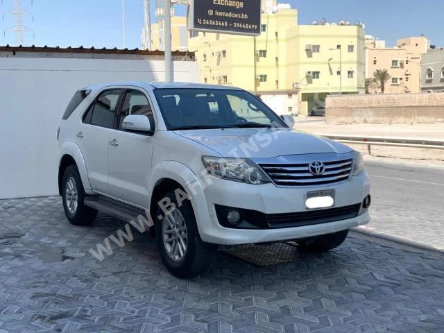 تويوتا  فورشنر  2015  اس يو في  اتوماتك  4  216,000  دفع خلفي  أبيض  بنزين