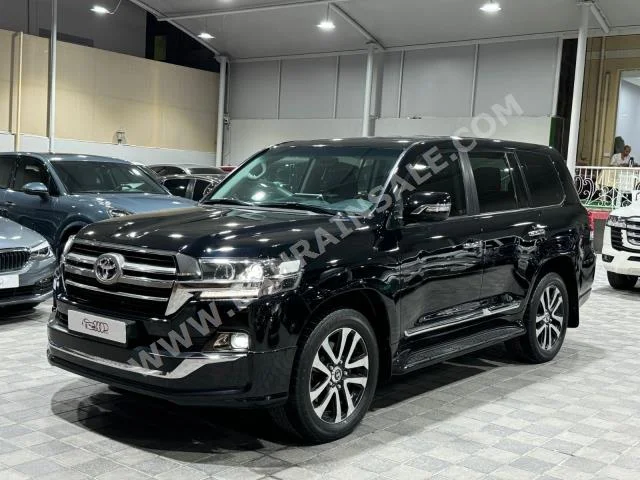Toyota  Land Cruiser  GXR  2019  SUV  Automatic  8  170,000  4WD  Dark Blue  Gasoline
