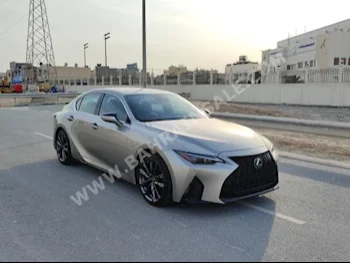 لكزس  اي اس  350  2022  سيدان  اتوماتك  6  1,000  دفع خلفي  رمادي  بنزين