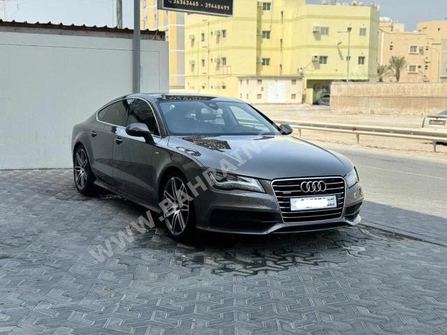 Audi  A7  3.0  2013  Sedan  Automatic  6  142,250  RWD  Gray  Gasoline