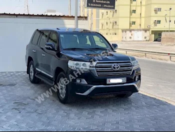 Toyota  Land Cruiser  GXR  2017  SUV  Automatic  8  307,100  AWD  Blue  Gasoline