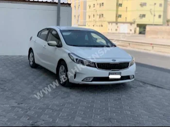 Kia  Cerato  2017  Sedan  Automatic  4  141,300  FWD  White  Gasoline