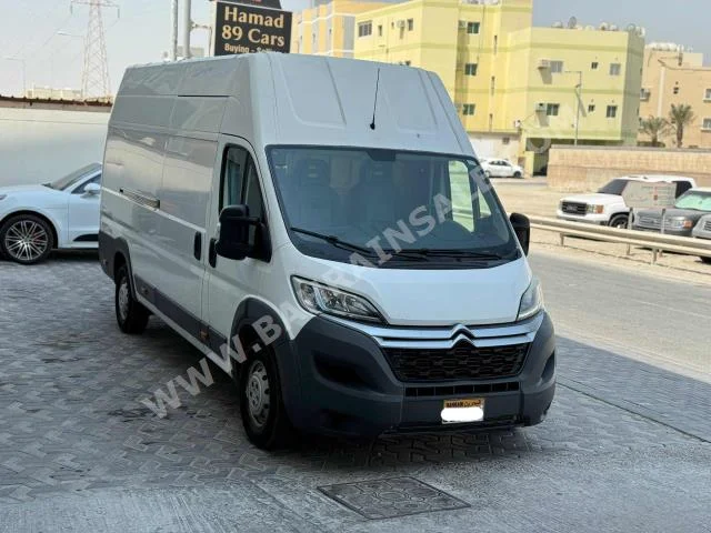 Citroen  Jumper  2016  Van / Bus  Manual  4  34,900  FWD  White  Diesel
