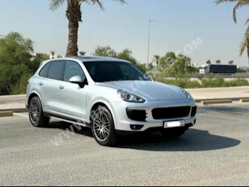 Porsche  Cayenne  2017  SUV  Automatic  6  113,850  RWD  Silver  Gasoline