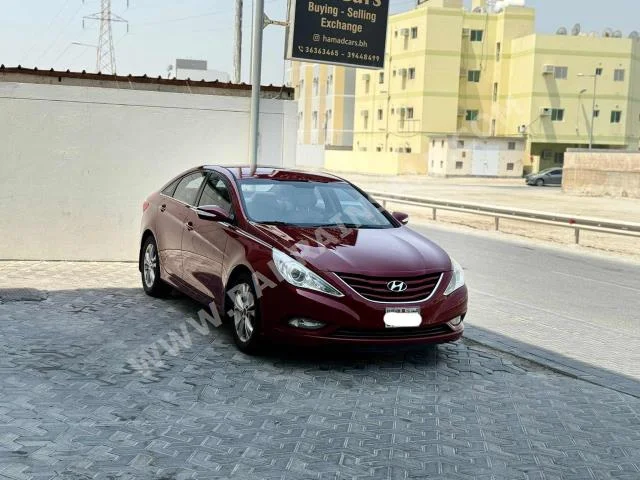 Hyundai  Sonata  2013  Sedan  Automatic  4  219,200  FWD  Red  Gasoline