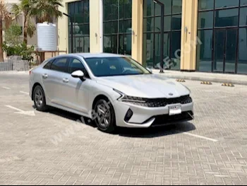 Kia  Quoris  2021  Sedan  Automatic  4  136,600  FWD  Silver  Gasoline