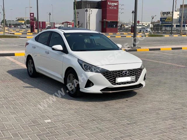 Hyundai  Accent  1.6  2021  Sedan  Automatic  4  125,950  FWD  White  Gasoline