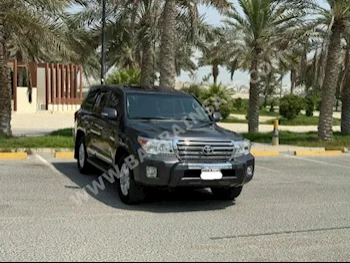 Toyota  Land Cruiser  GXR  2014  SUV  Automatic  8  231,350  AWD  Gray  Gasoline