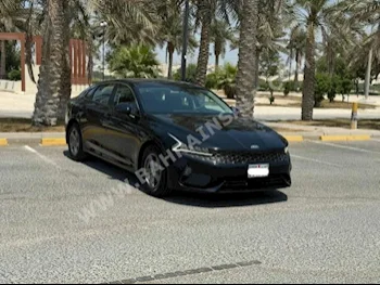Kia  Opirus  2021  Sedan  Automatic  4  42,100  FWD  Black  Gasoline
