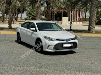 Toyota  Avalon  XLE  2017  Sedan  Automatic  6  77,600  RWD  Pearl  Gasoline
