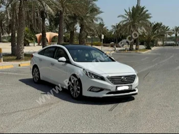 Hyundai  Sonata  2016  Sedan  Automatic  4  81,600  FWD  White  Gasoline
