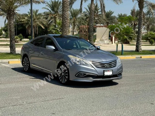 Hyundai  Azera  2016  Sedan  Automatic  6  123,600  RWD  Gray  Gasoline