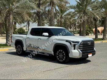 Toyota  Tundra  2022  Pick Up  Automatic  6  77,650  RWD  White  Gasoline