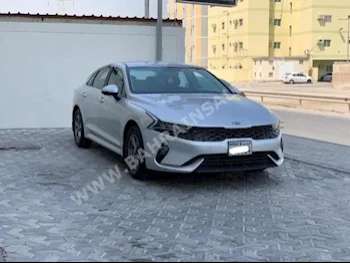 Kia  Opirus  2021  Sedan  Automatic  4  41,000  FWD  Silver  Gasoline