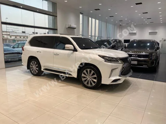 Lexus  LX  570  2016  SUV  Automatic  8  201,500  AWD  Pearl  Gasoline