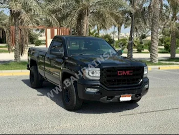 GMC  Sierra  SLE  2017  Pick Up  Automatic  8  74,000  4WD  Black  Gasoline