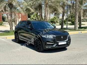 Jaguar  F-Pace  2017  SUV  Automatic  6  117,000  RWD  Gray  Gasoline
