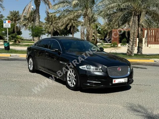 Jaguar  XJL  2014  Sedan  Automatic  6  69,300  RWD  Gray  Gasoline