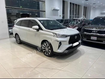 Toyota  VELOZ  2024  SUV  Automatic  4  900  FWD  White  Gasoline