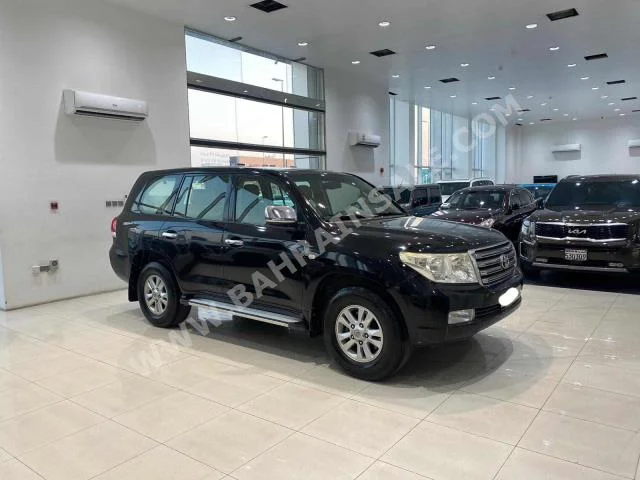 Toyota  Land Cruiser  GXR  2010  SUV  Automatic  8  237,000  AWD  Black  Gasoline